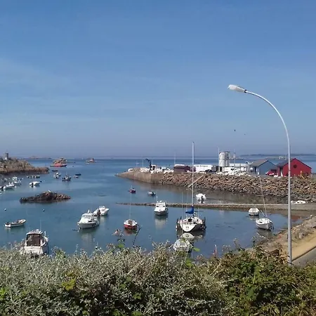 Holiday home Au Du Bois D'amour Plourivo